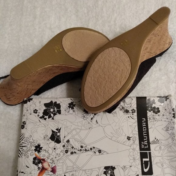 Chinese Laundry Imagined Eye Wedge with Free Gift! - Picture 5 of 9